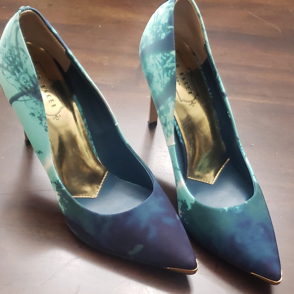 Ted Baker gently worn sky blue gold embellished stilletos size 38/ 7.5 women's